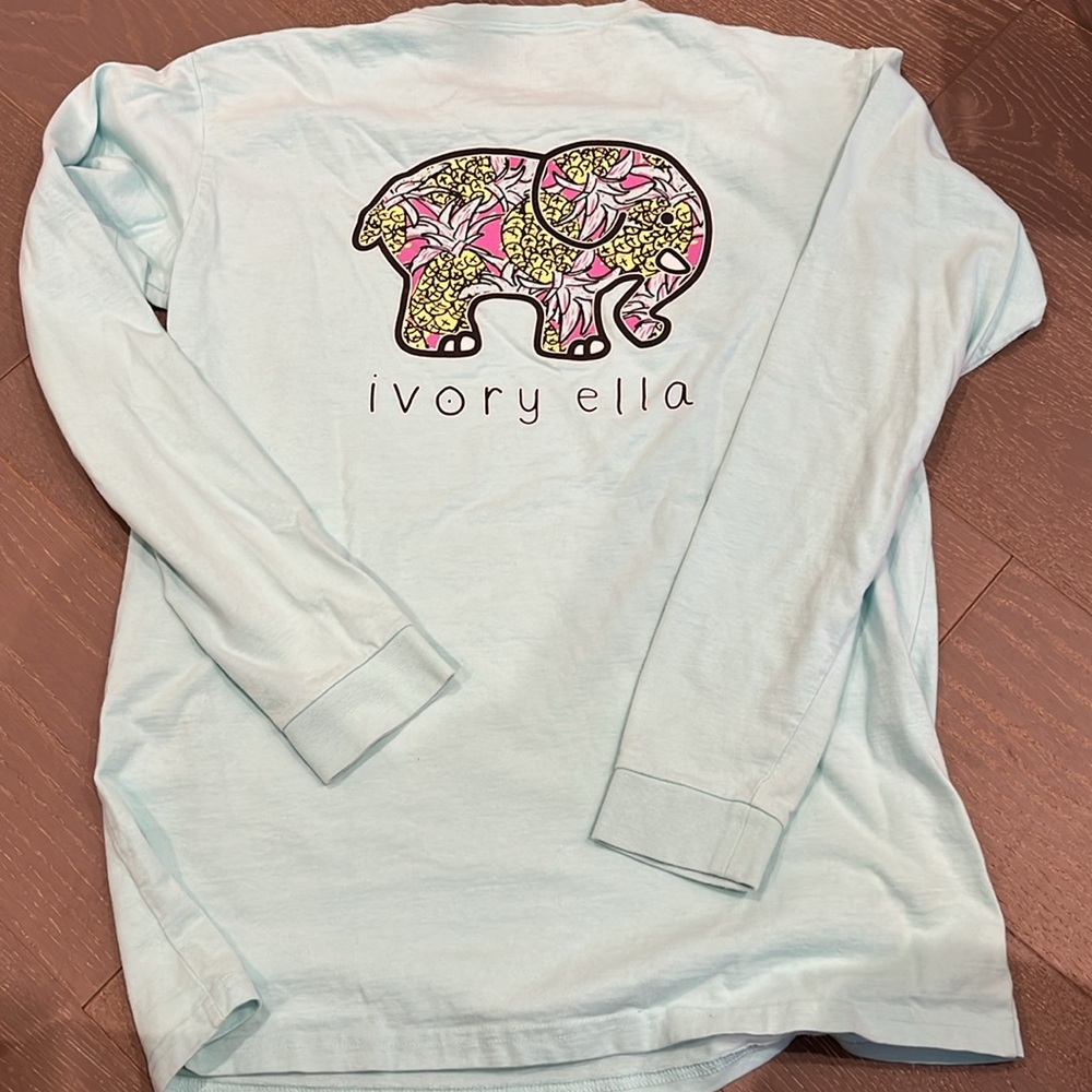 Ivory Ella Tee size M